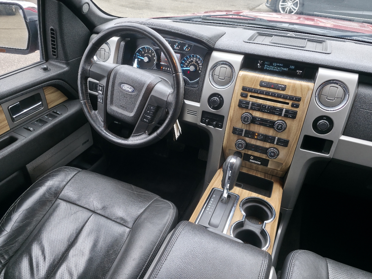 Ford F-150 4WD SuperCrew 145" Platinum 2011