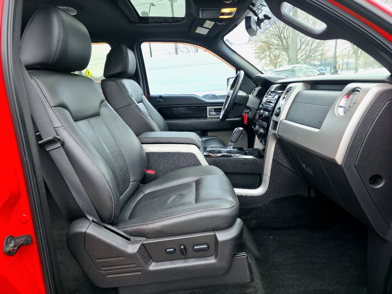 Ford F-150 4WD SuperCrew 145" Platinum 2011