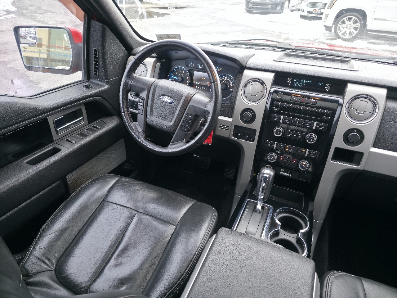 Ford F-150 4WD SuperCrew 145" Platinum 2011