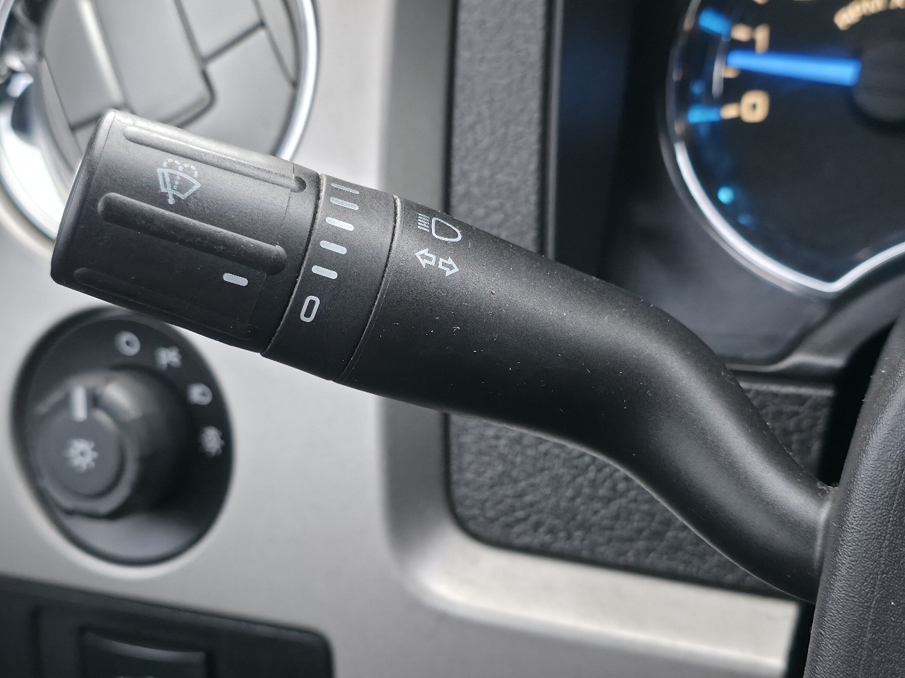 Ford F-150 4WD SuperCrew 145" Platinum 2011