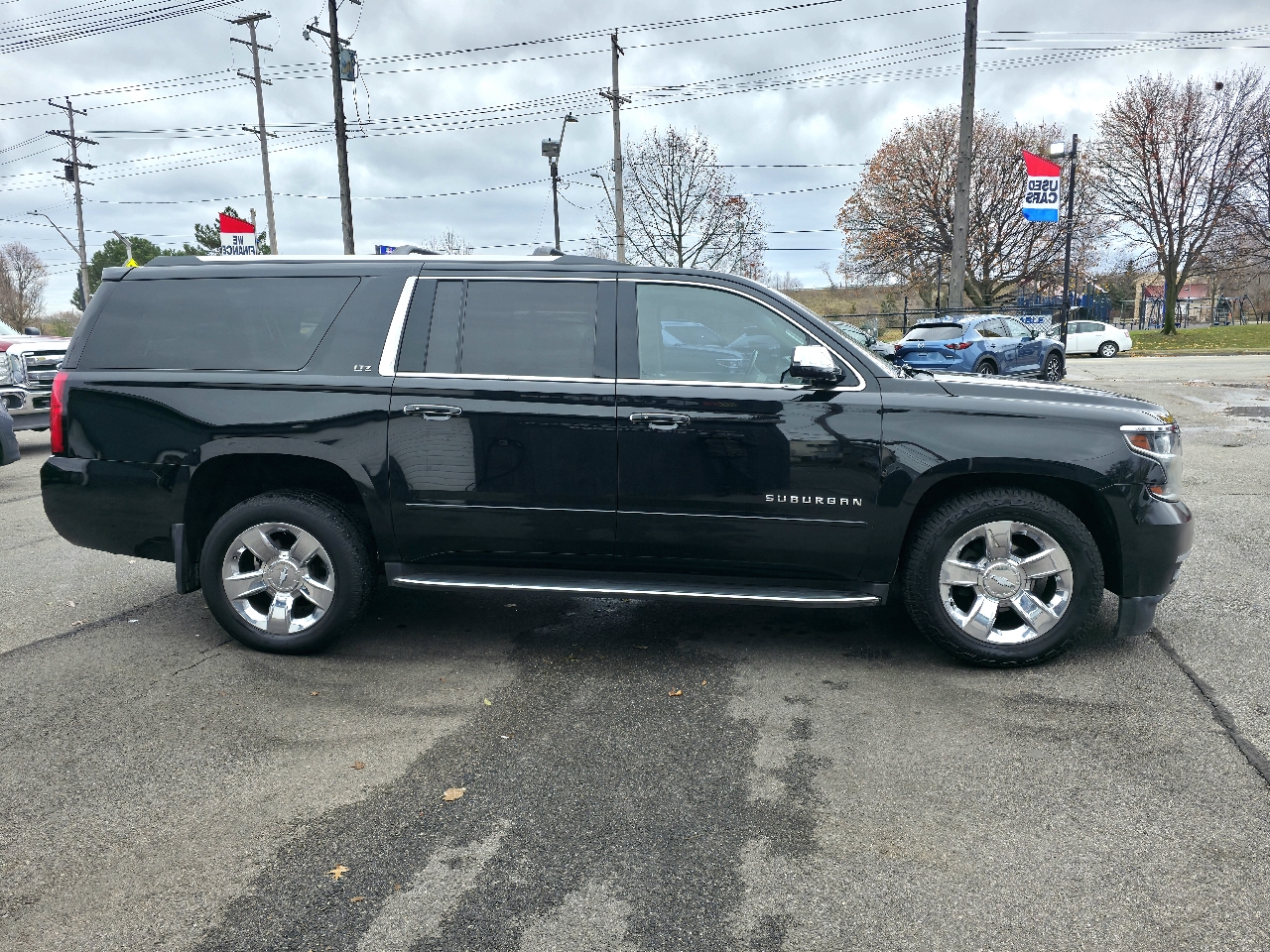 2016 Chevrolet Suburban 1500 LTZ photo 3
