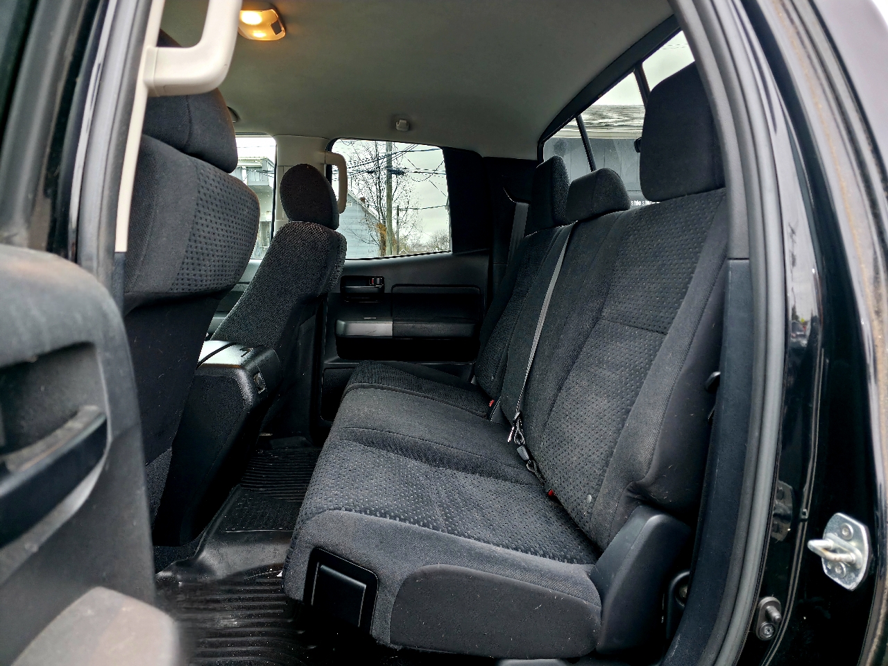 Toyota Tundra 4WD Truck Double Cab 5.7L V8 6-Spd AT (Natl) 2012