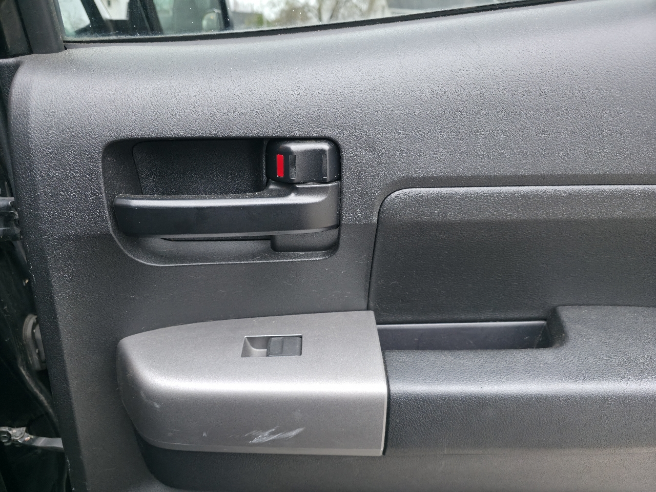 Toyota Tundra 4WD Truck Double Cab 5.7L V8 6-Spd AT (Natl) 2012