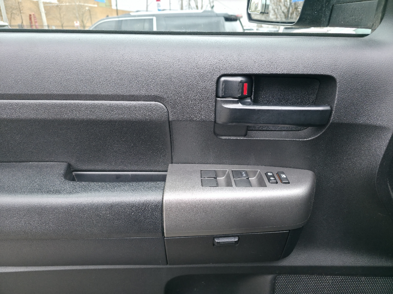 Toyota Tundra 4WD Truck Double Cab 5.7L V8 6-Spd AT (Natl) 2012