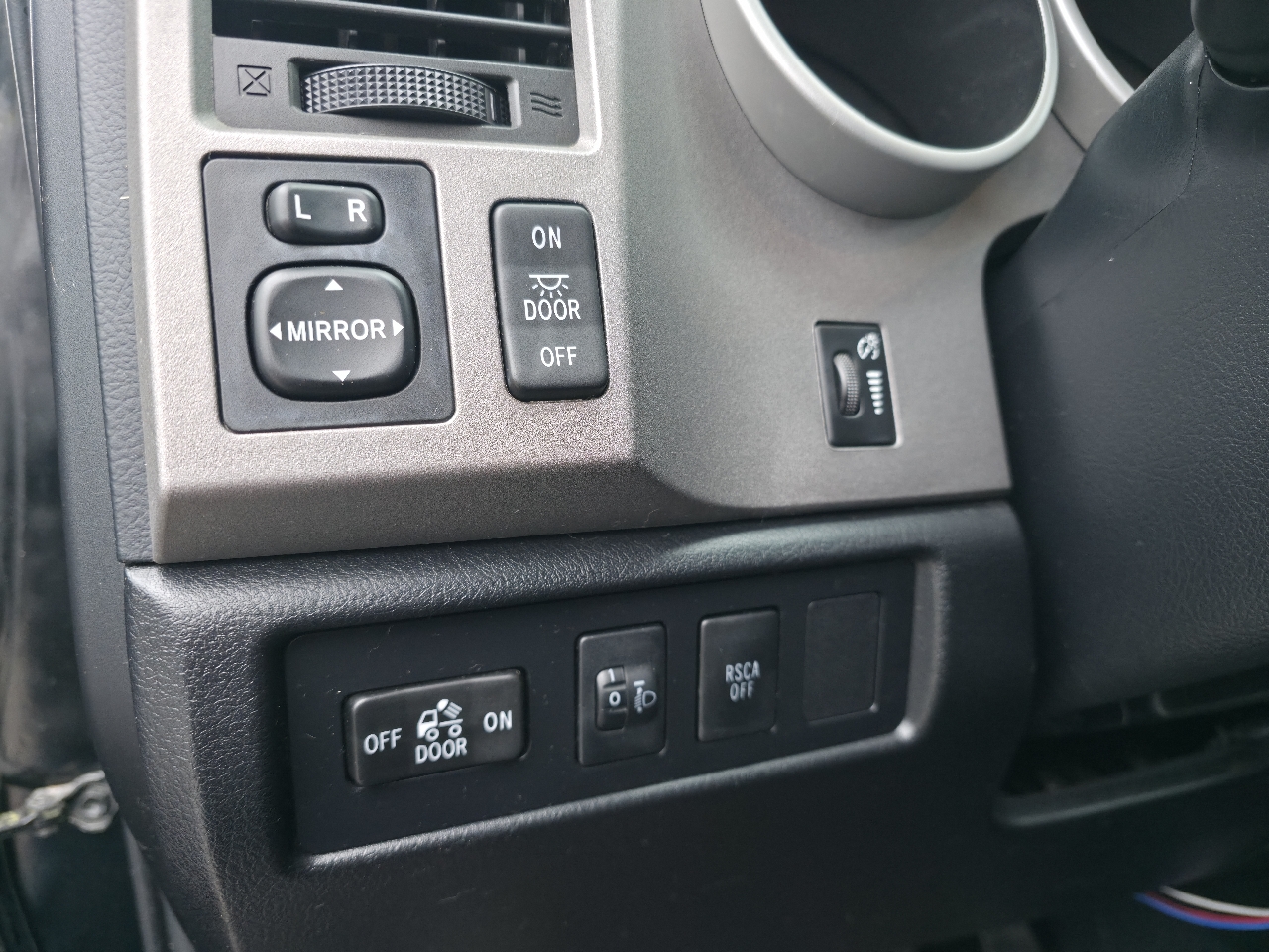 Toyota Tundra 4WD Truck Double Cab 5.7L V8 6-Spd AT (Natl) 2012