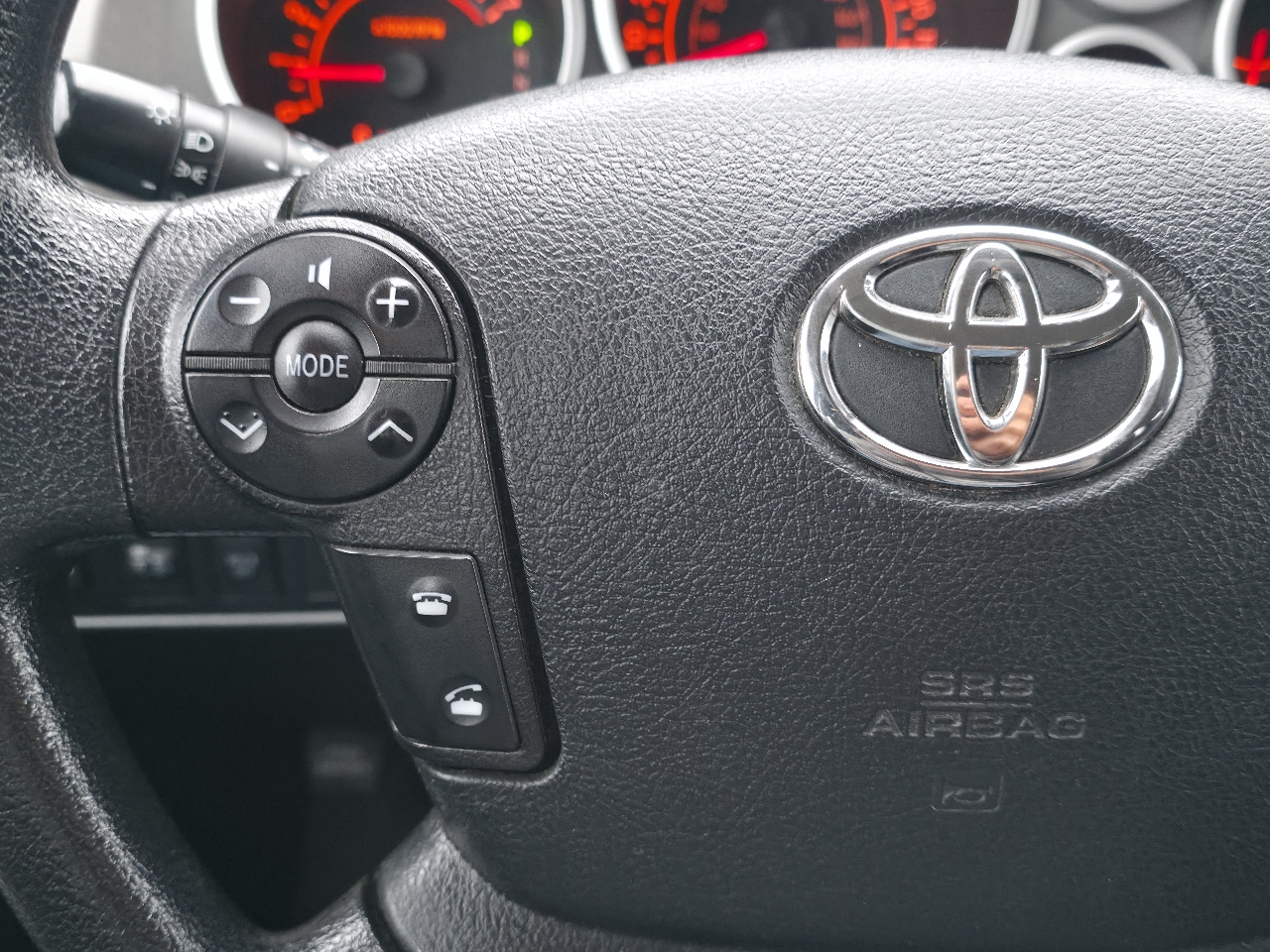 Toyota Tundra 4WD Truck Double Cab 5.7L V8 6-Spd AT (Natl) 2012