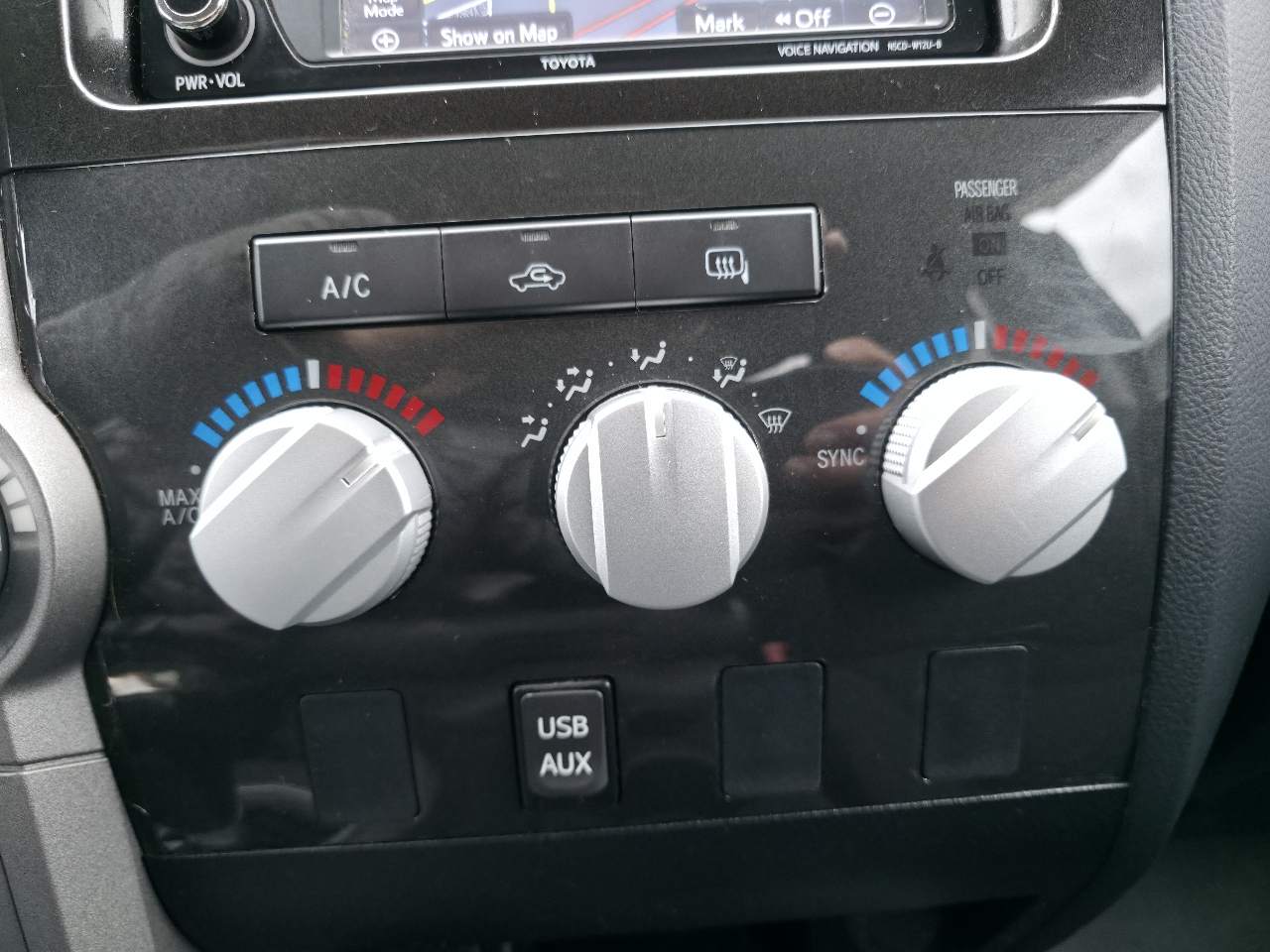 Toyota Tundra 4WD Truck Double Cab 5.7L V8 6-Spd AT (Natl) 2012