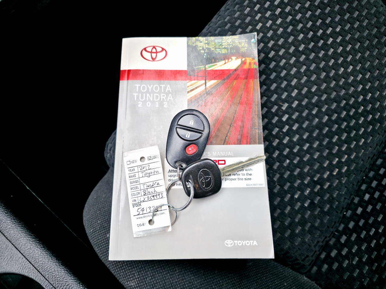 Toyota Tundra 4WD Truck Double Cab 5.7L V8 6-Spd AT (Natl) 2012