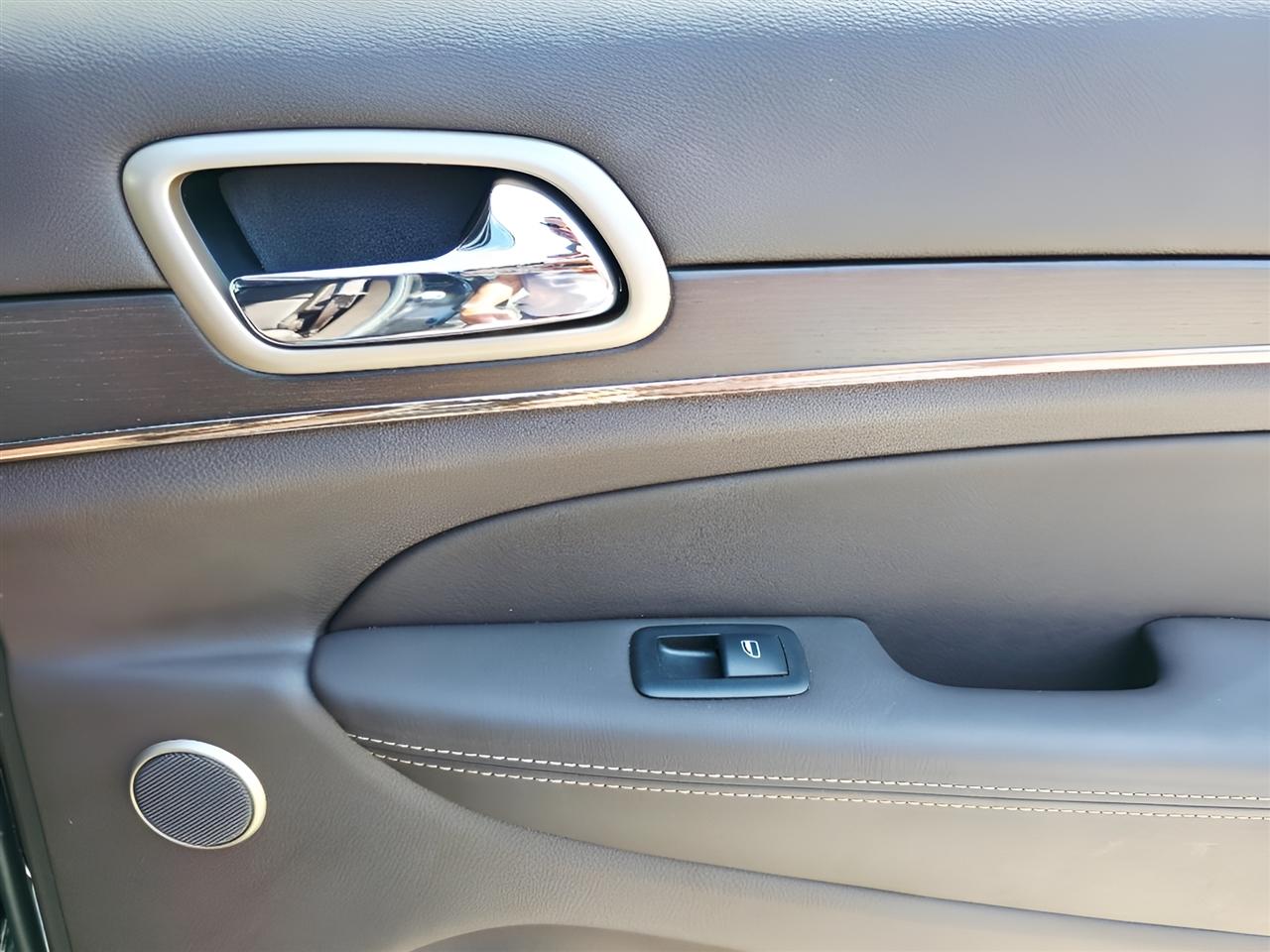 Jeep Grand Cherokee Summit 4WD 2014