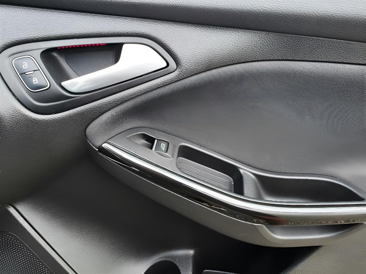 Ford Focus Titanium Hatch 2017