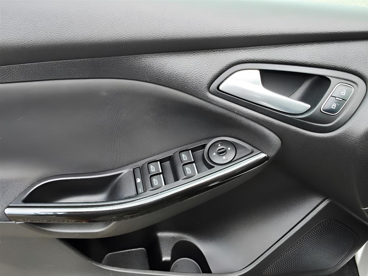 Ford Focus Titanium Hatch 2017