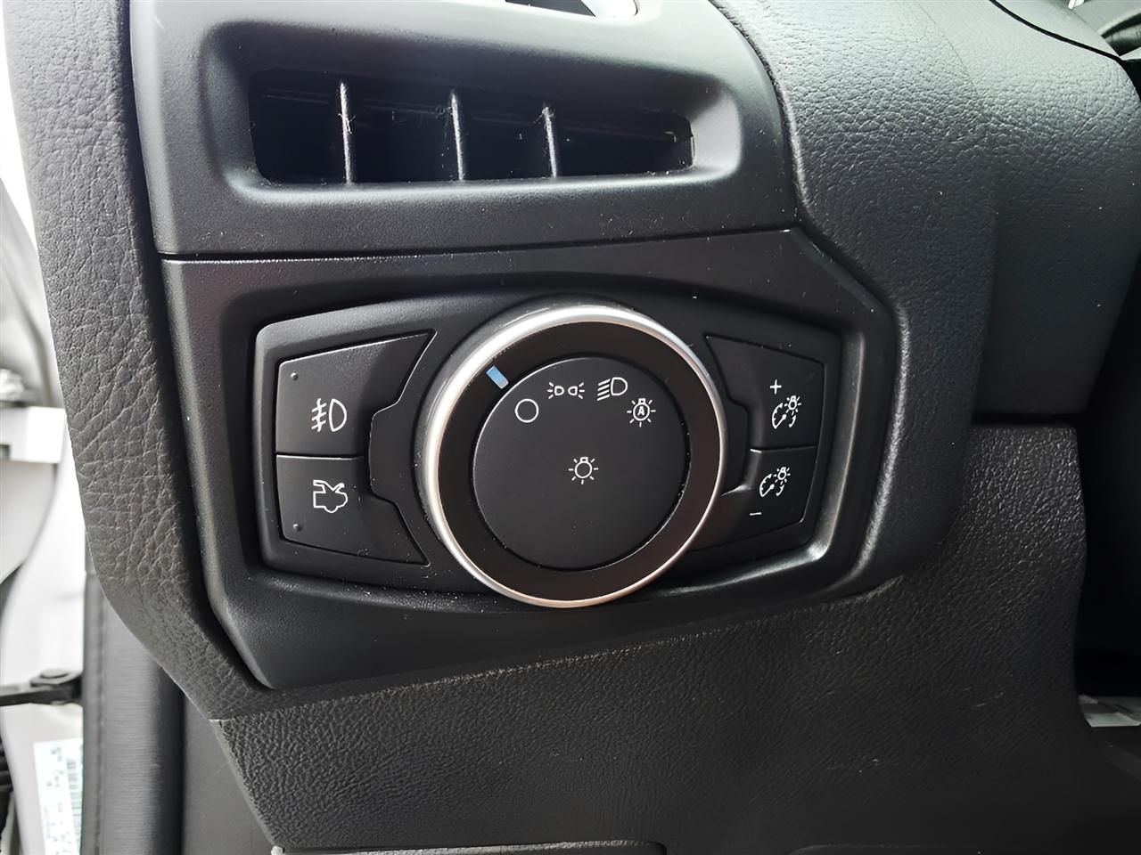 Ford Focus Titanium Hatch 2017