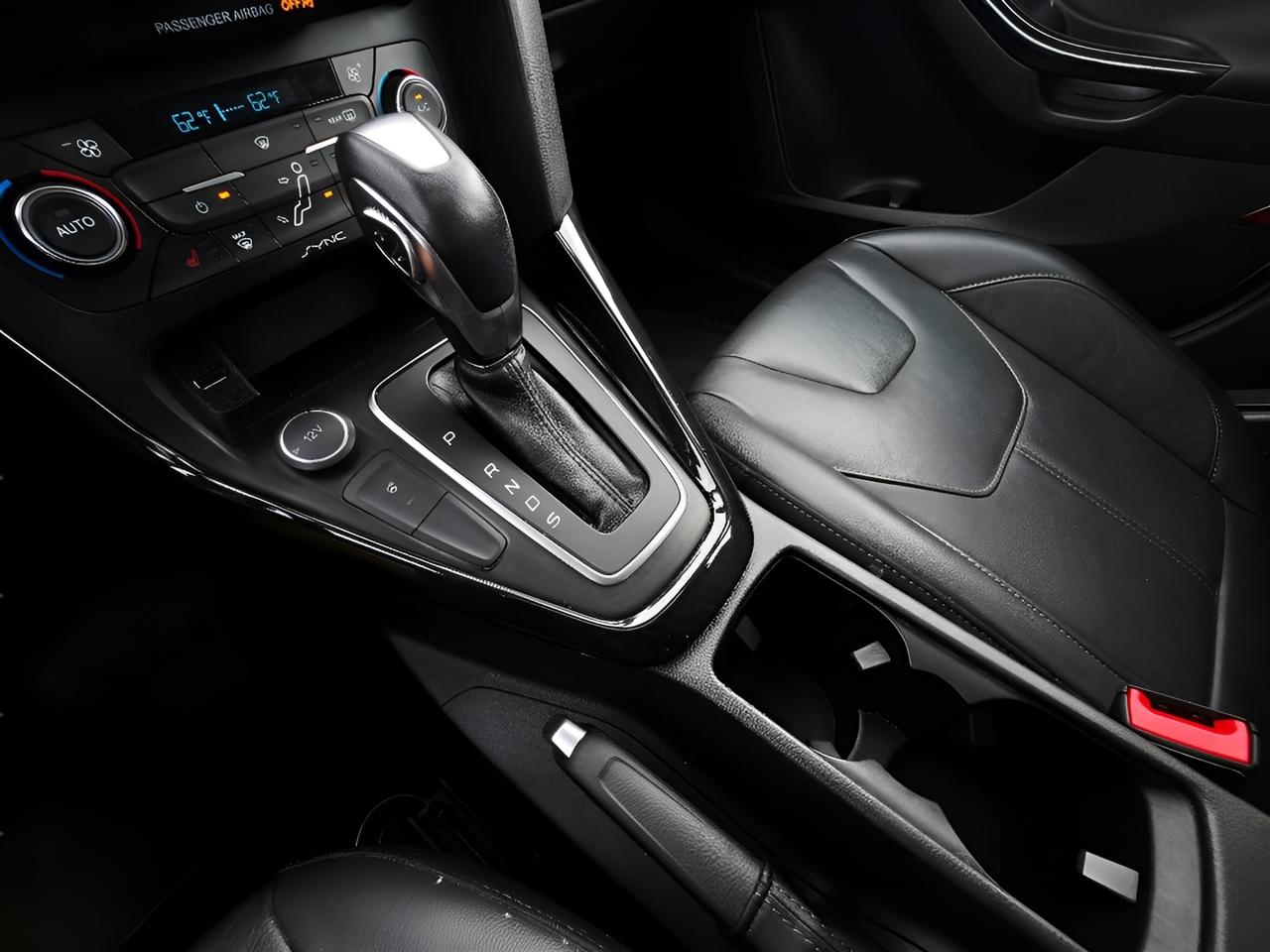 Ford Focus Titanium Hatch 2017