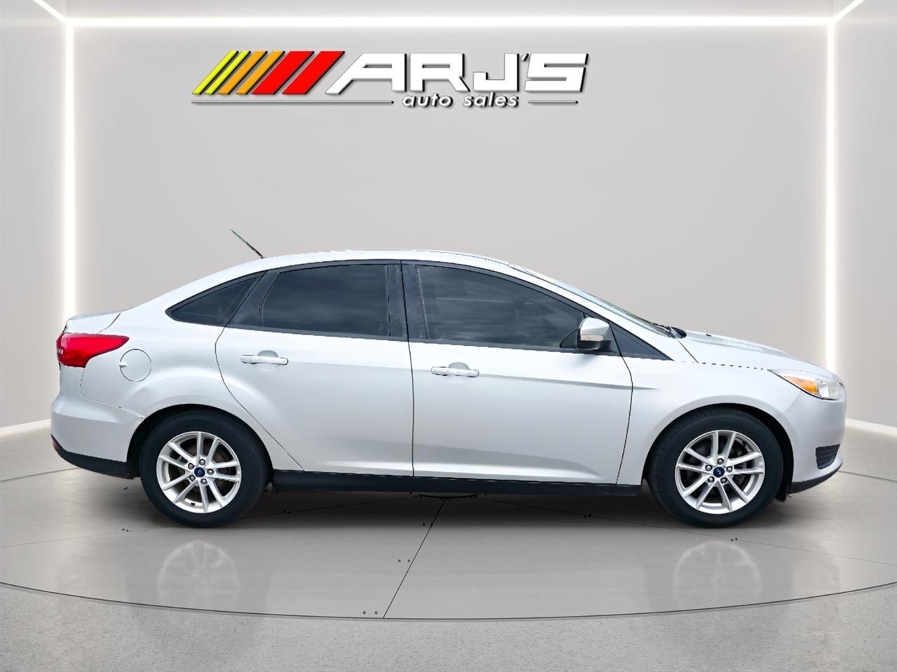 Ford Focus SE Sedan 2016