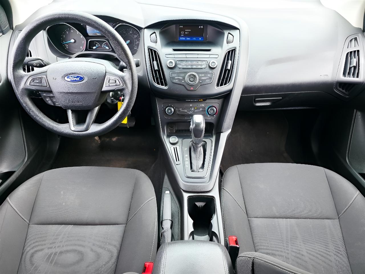 Ford Focus SE Sedan 2016