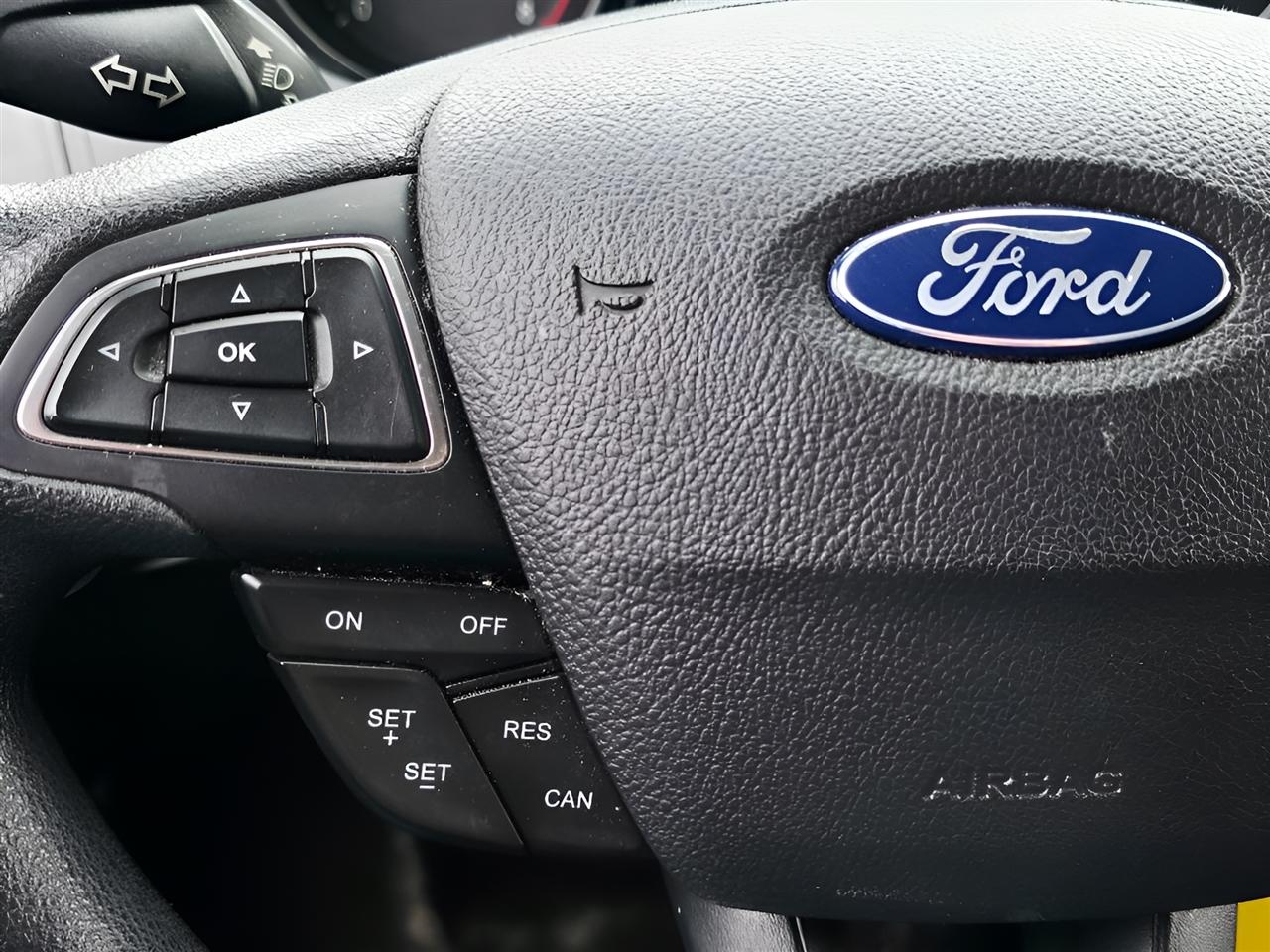 Ford Focus SE Sedan 2016