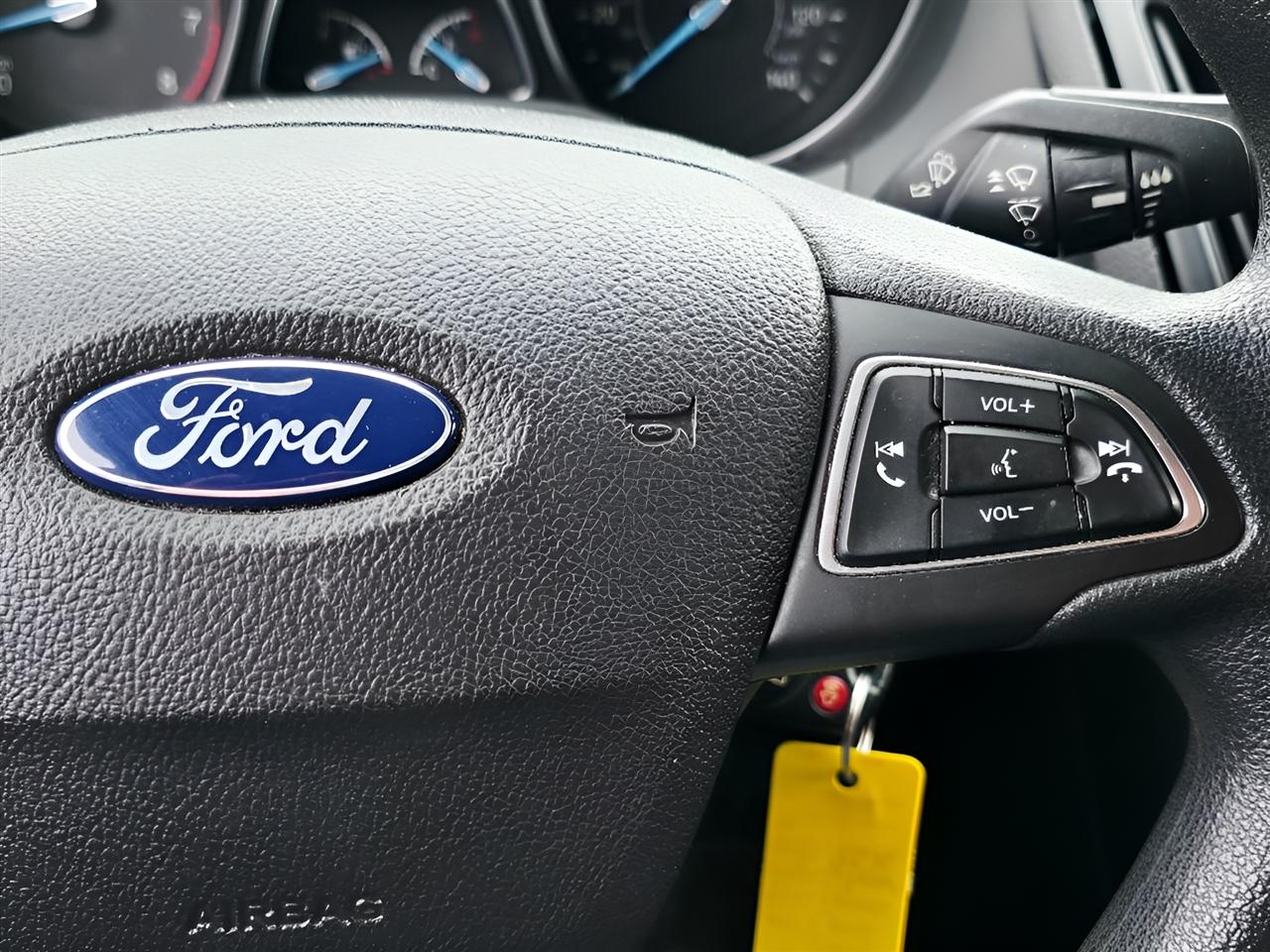 Ford Focus SE Sedan 2016