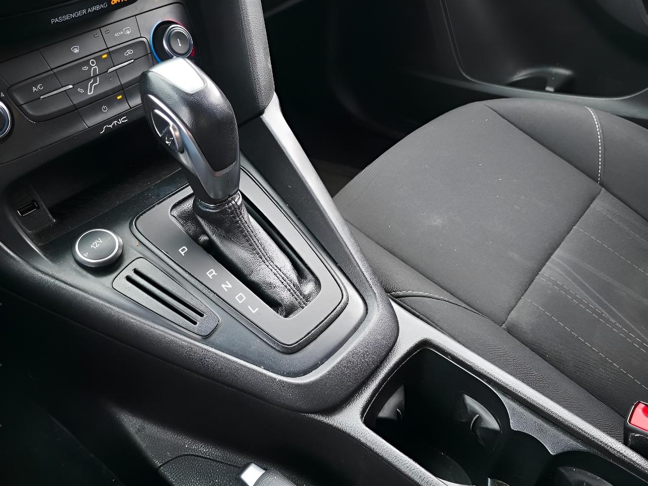 Ford Focus SE Sedan 2016
