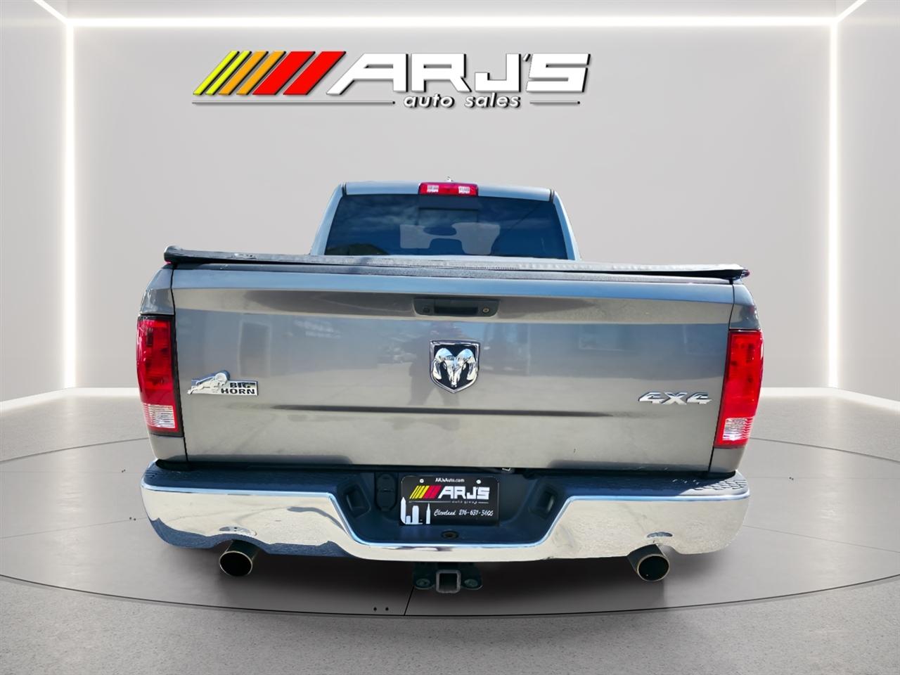 RAM 1500 SLT Quad Cab 4WD 2013