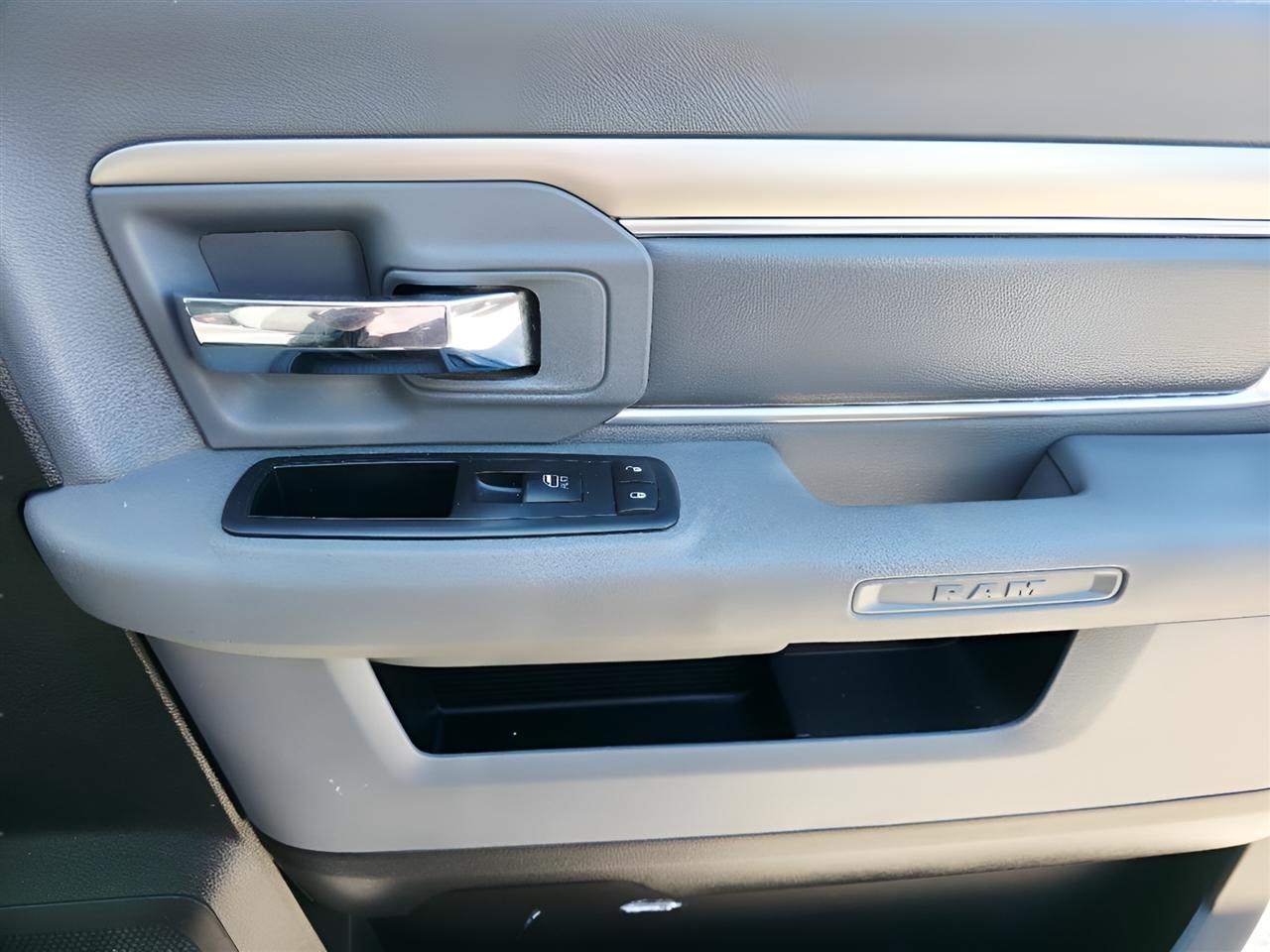 RAM 1500 SLT Quad Cab 4WD 2013