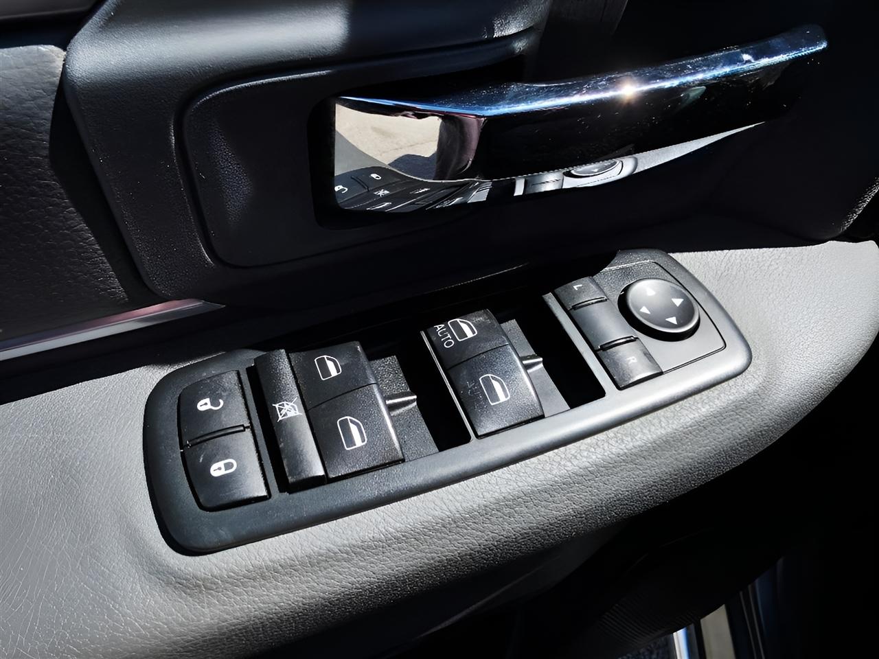 RAM 1500 SLT Quad Cab 4WD 2013