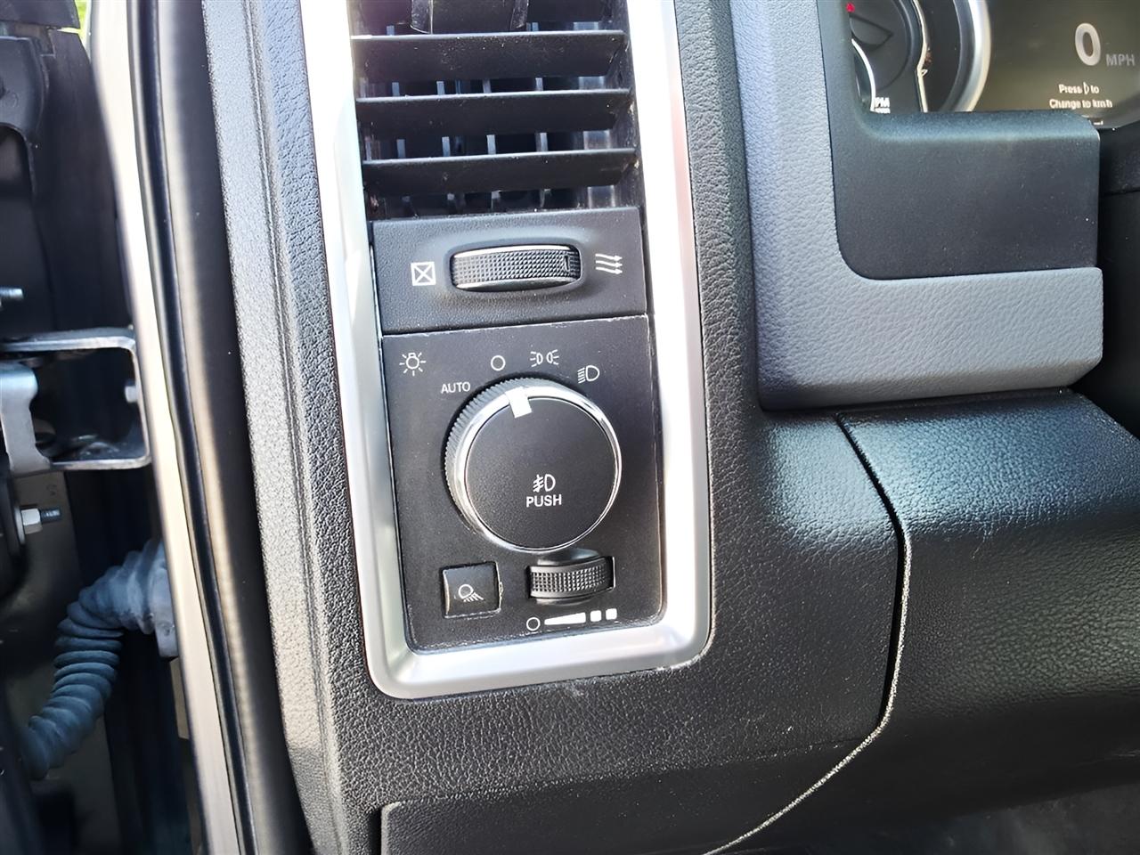 RAM 1500 SLT Quad Cab 4WD 2013