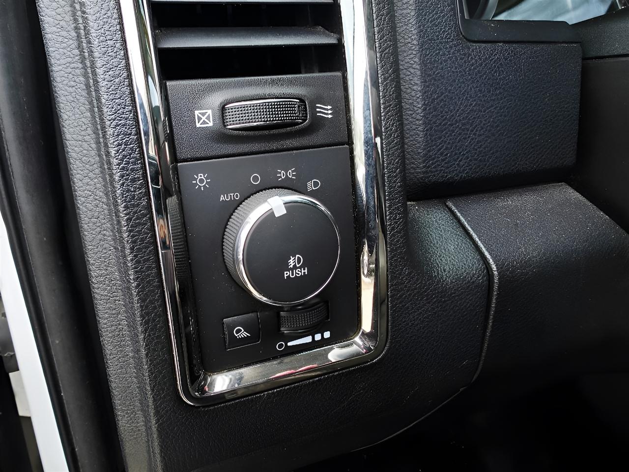 RAM 1500 Sport Crew Cab SWB 4WD 2014
