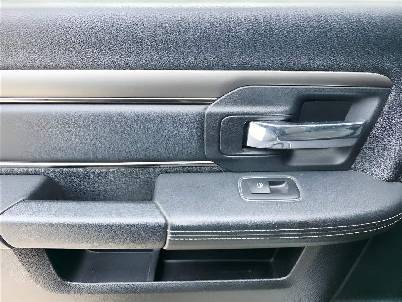 RAM 1500 Sport Crew Cab SWB 4WD 2014