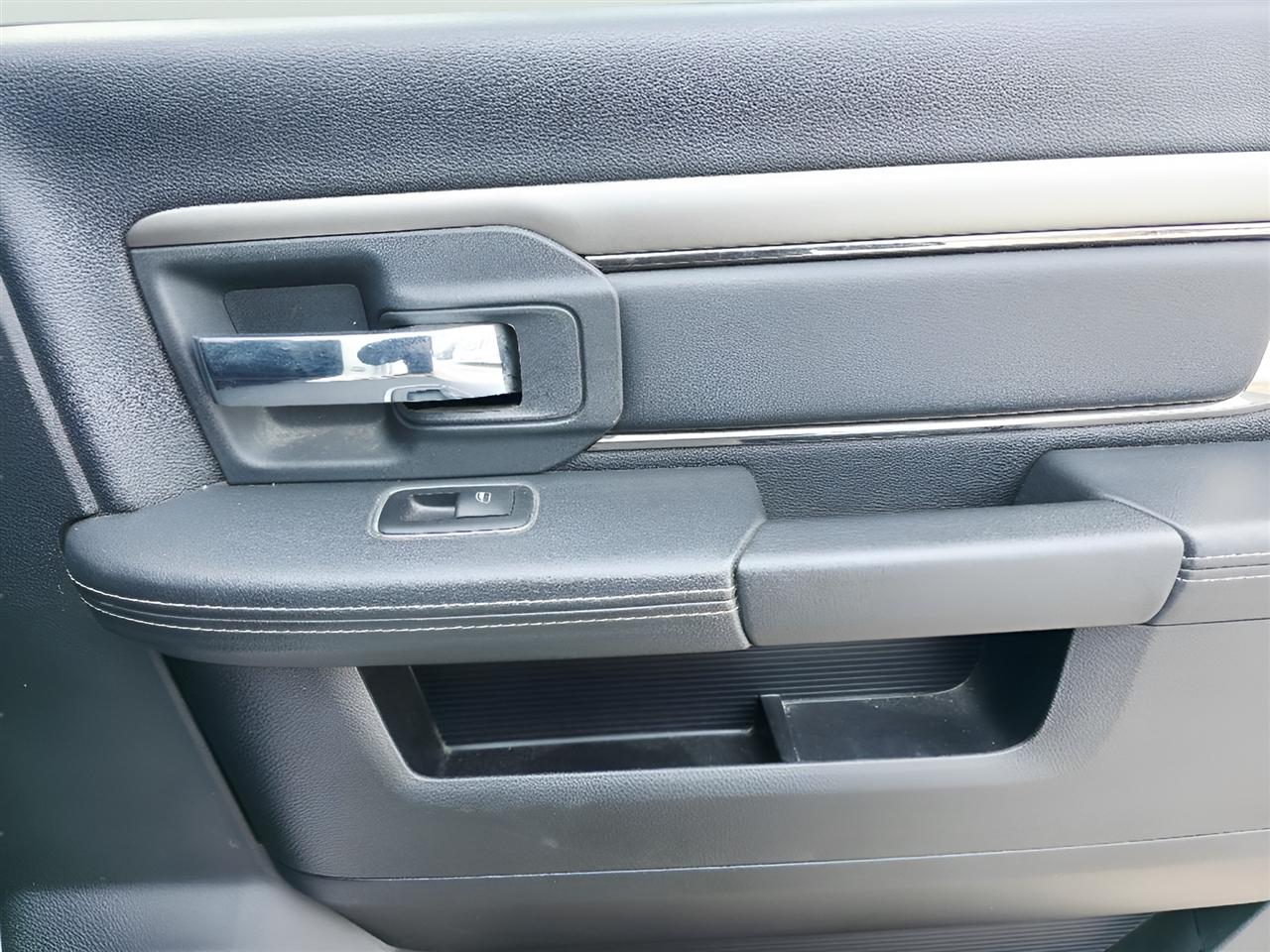 RAM 1500 Sport Crew Cab SWB 4WD 2014