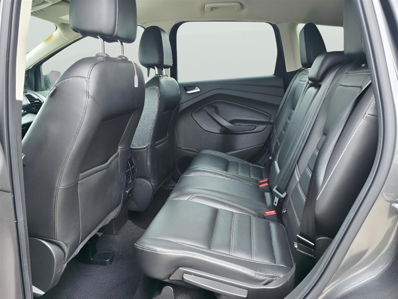 Ford Escape Titanium 4WD 2017