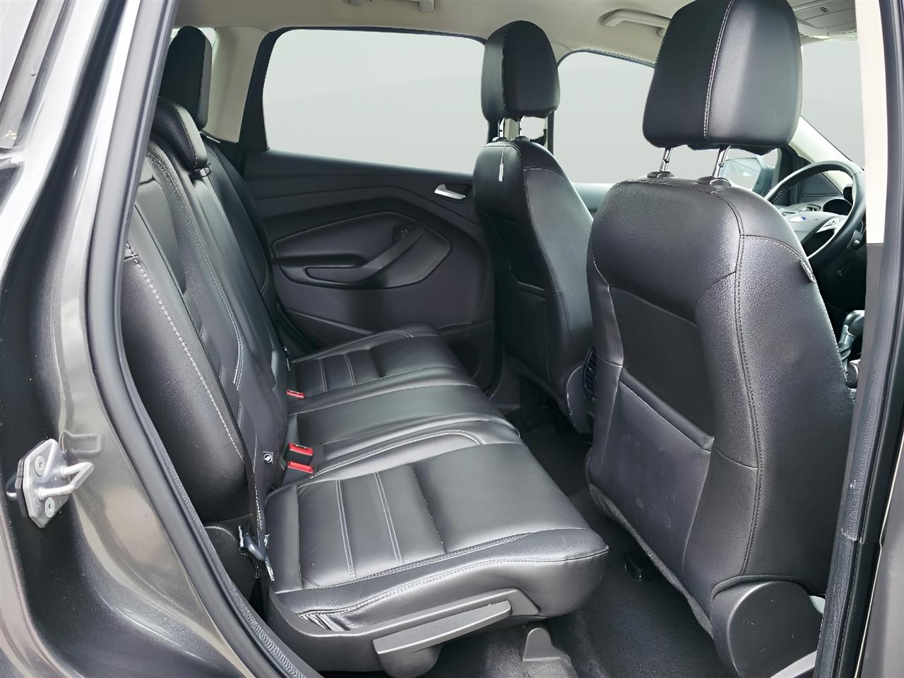 Ford Escape Titanium 4WD 2017