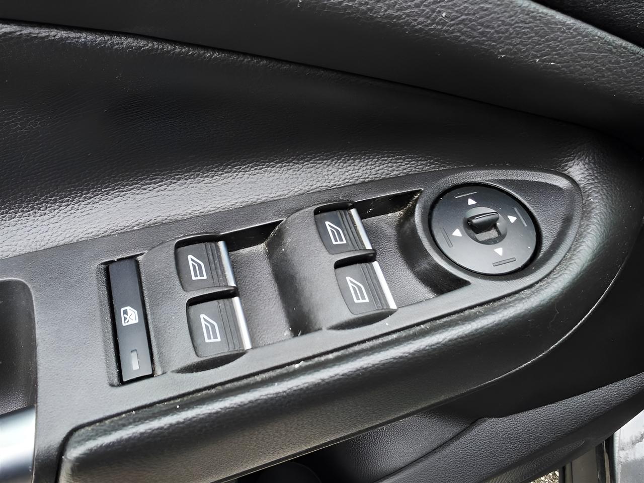 Ford Escape Titanium 4WD 2017