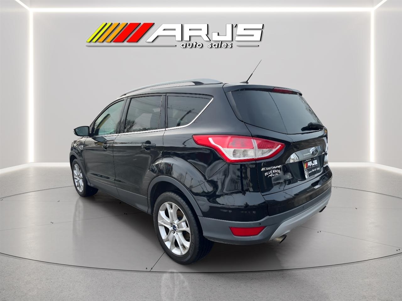 Ford Escape Titanium 4WD 2016