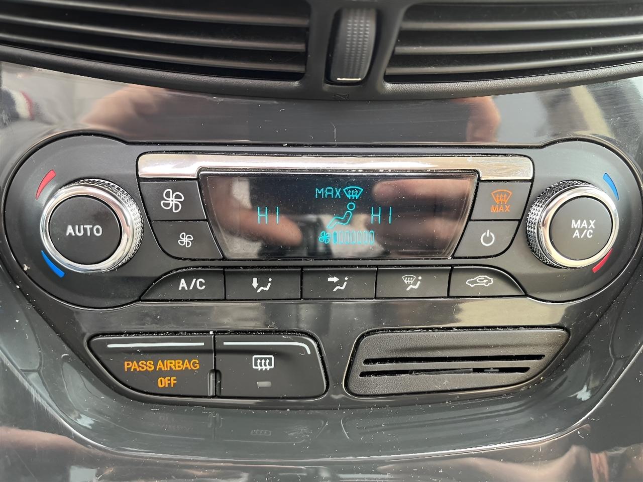 Ford Escape Titanium 4WD 2016