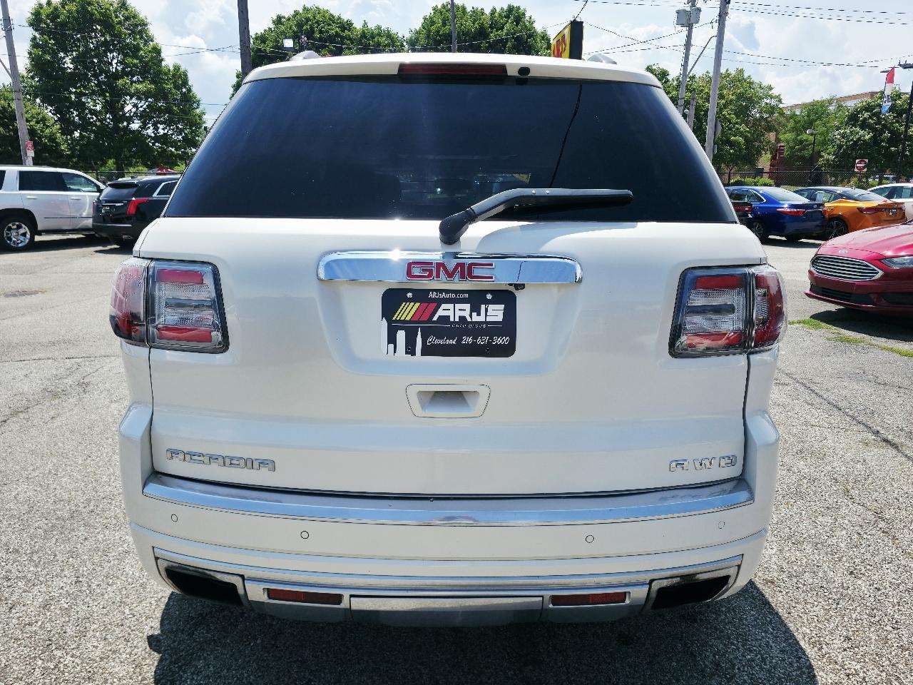 GMC Acadia  2013