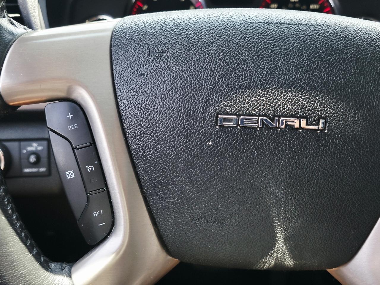 GMC Acadia  2013
