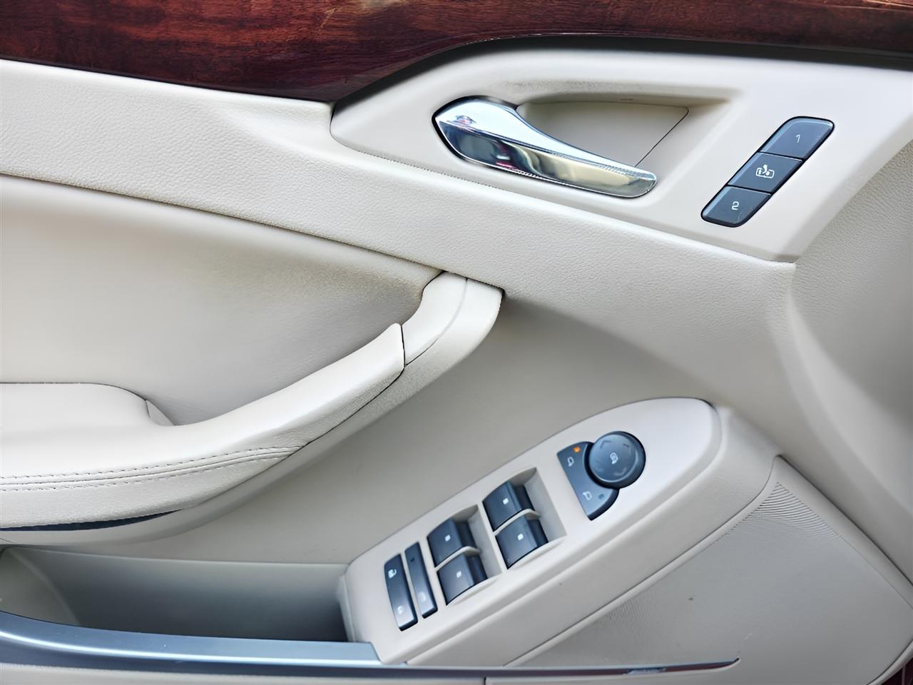 Cadillac CTS Luxury AWD 2012