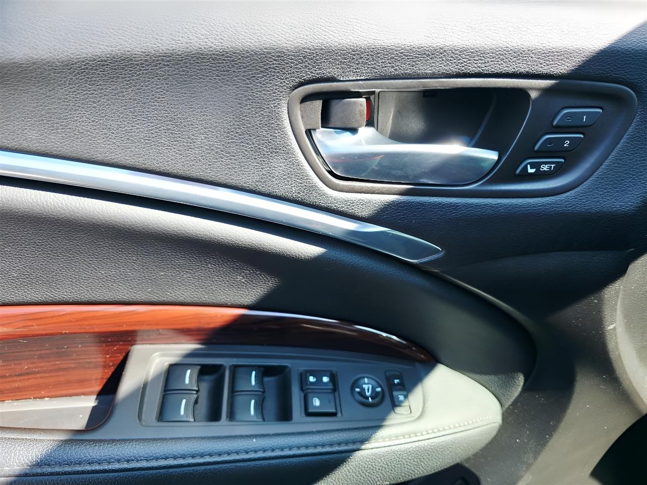Acura MDX SH-AWD 6-Spd AT 2015