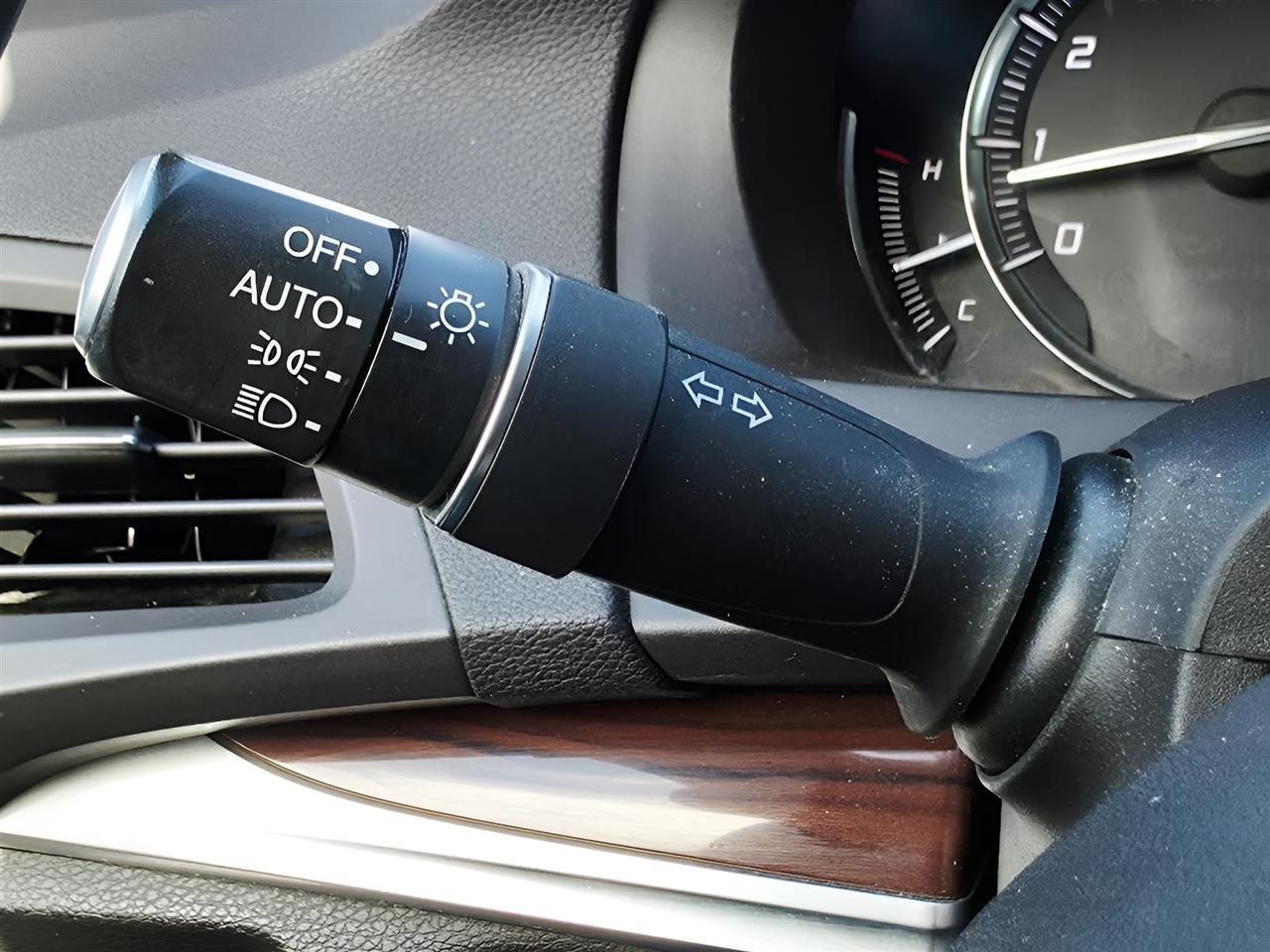 Acura MDX SH-AWD 6-Spd AT 2015