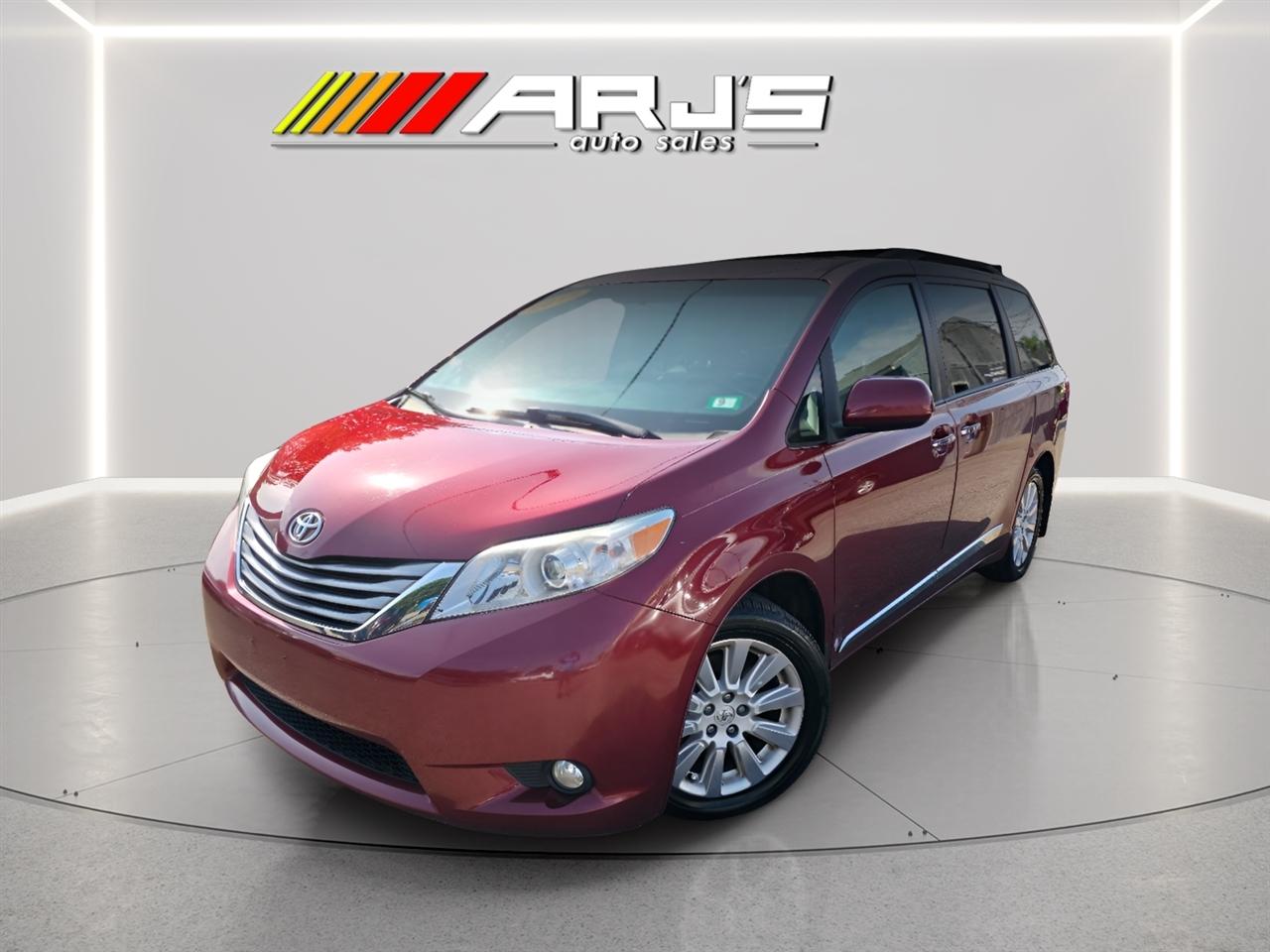 Toyota Sienna Limited AWD 7-Passenger V6 2015