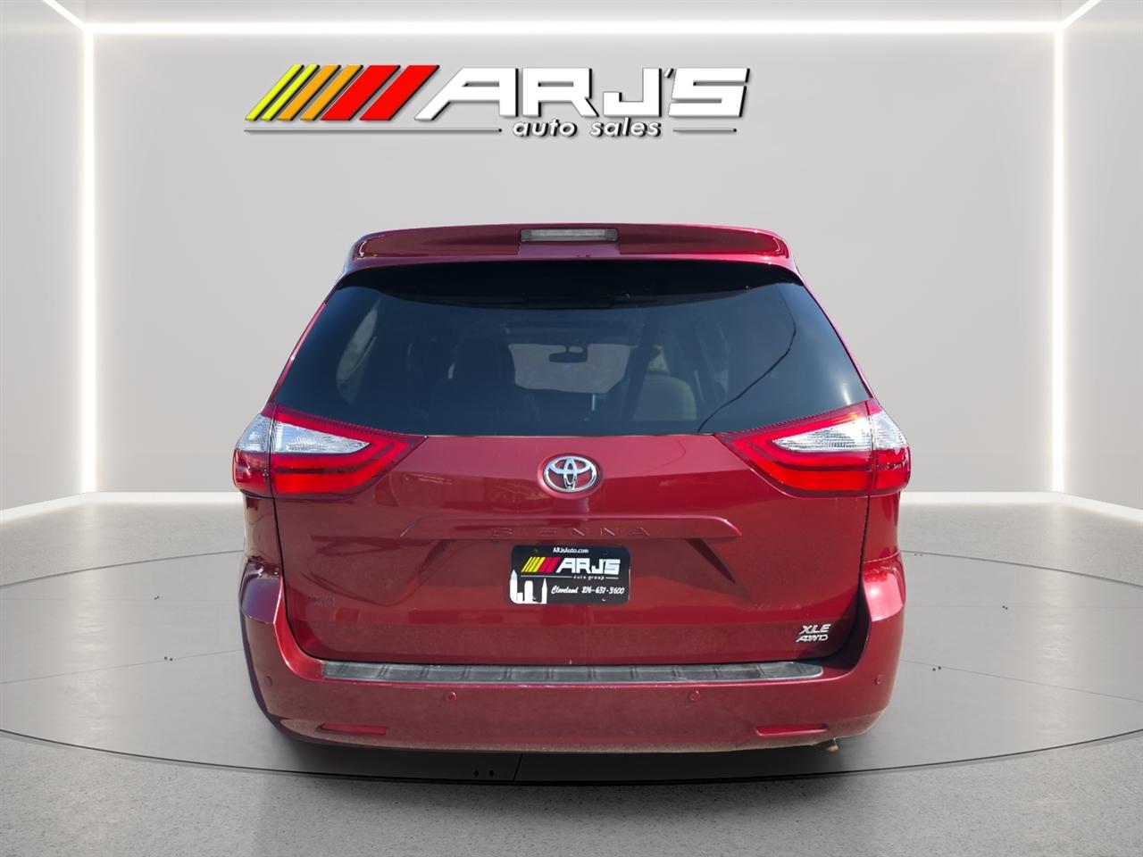 Toyota Sienna Limited AWD 7-Passenger V6 2015