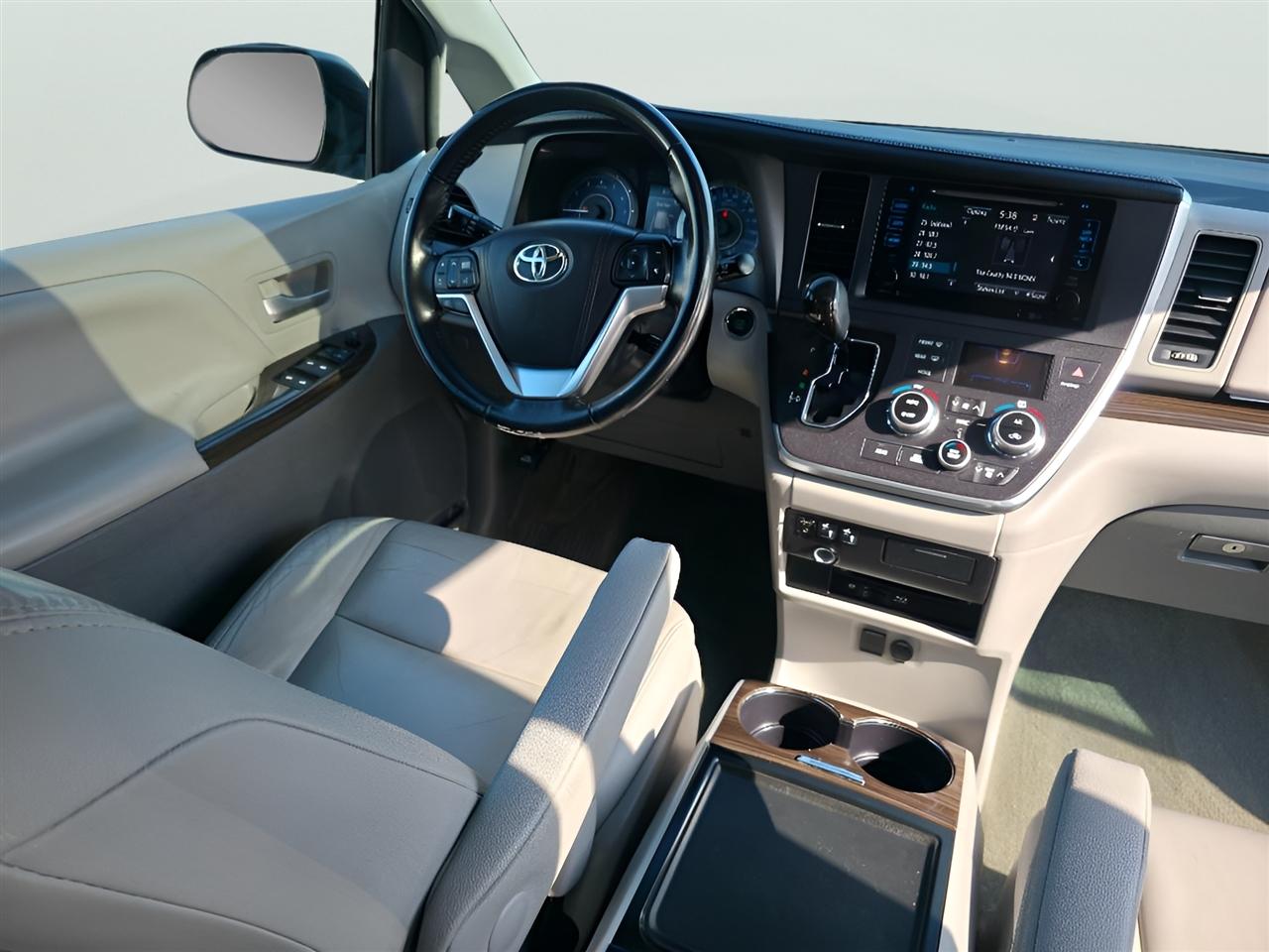 Toyota Sienna Limited AWD 7-Passenger V6 2015