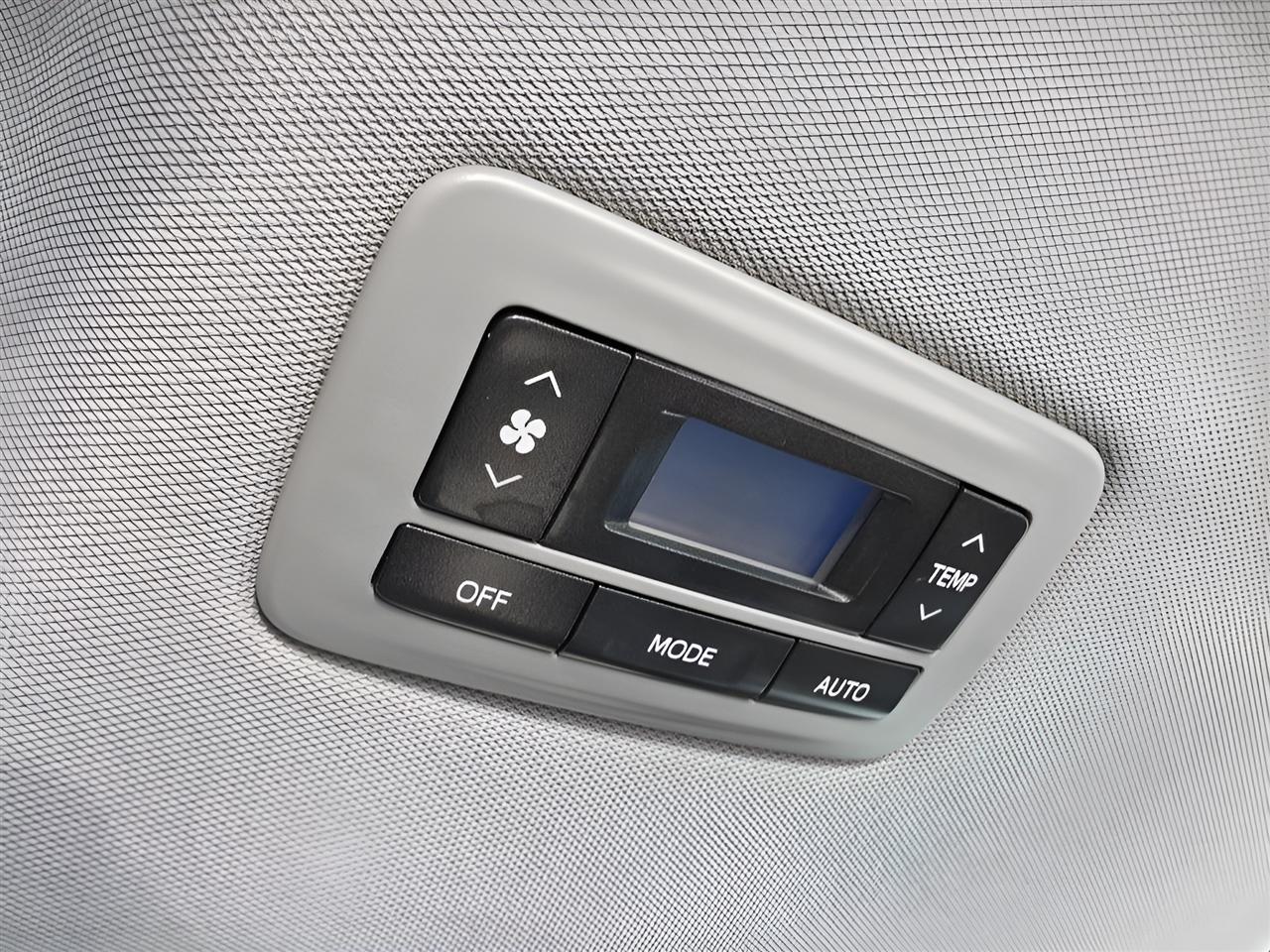 Toyota Sienna Limited AWD 7-Passenger V6 2015