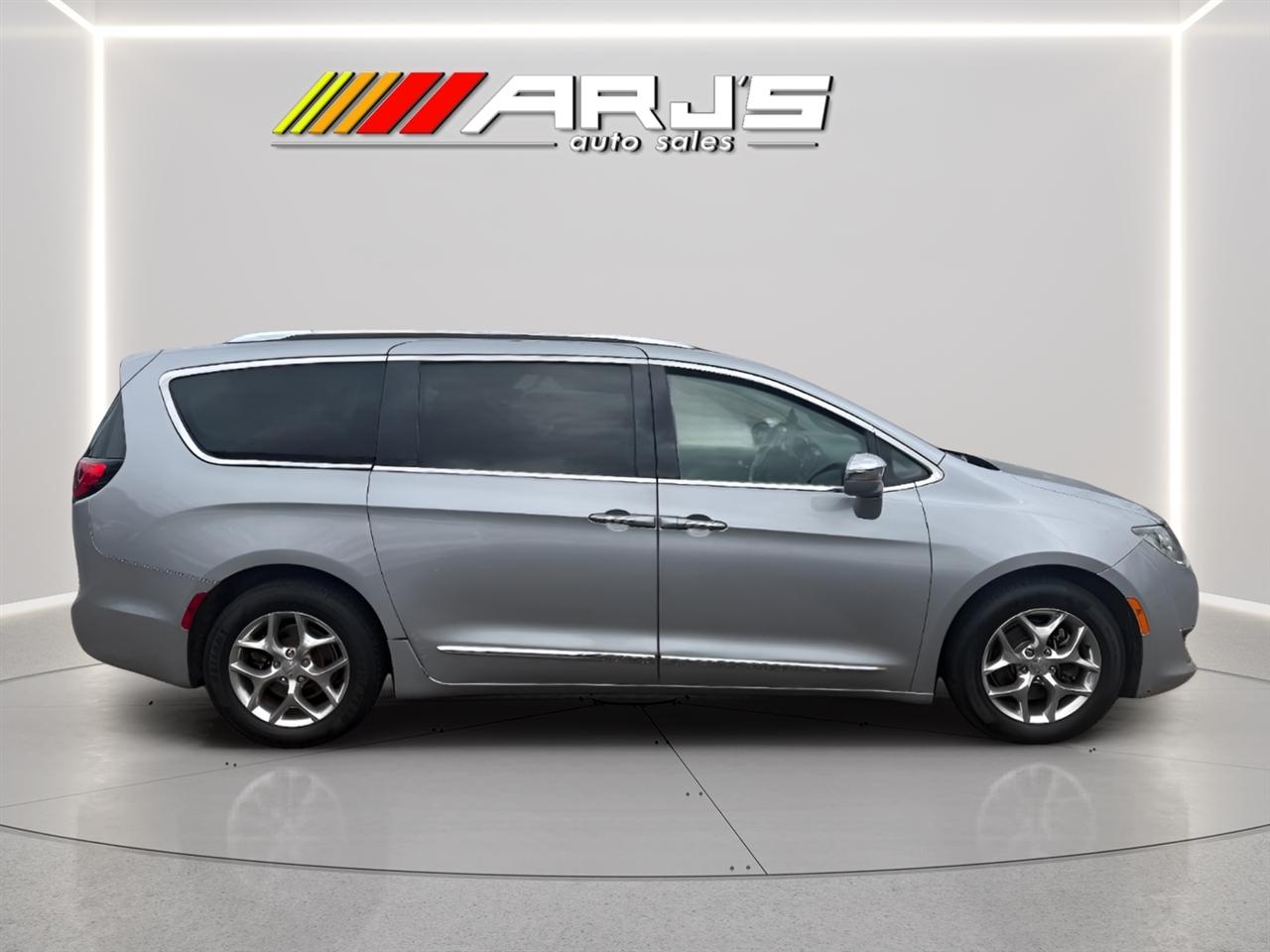 Chrysler Pacifica Limited 2018