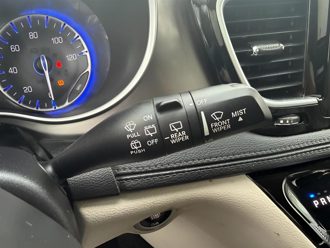Chrysler Pacifica Limited 2018
