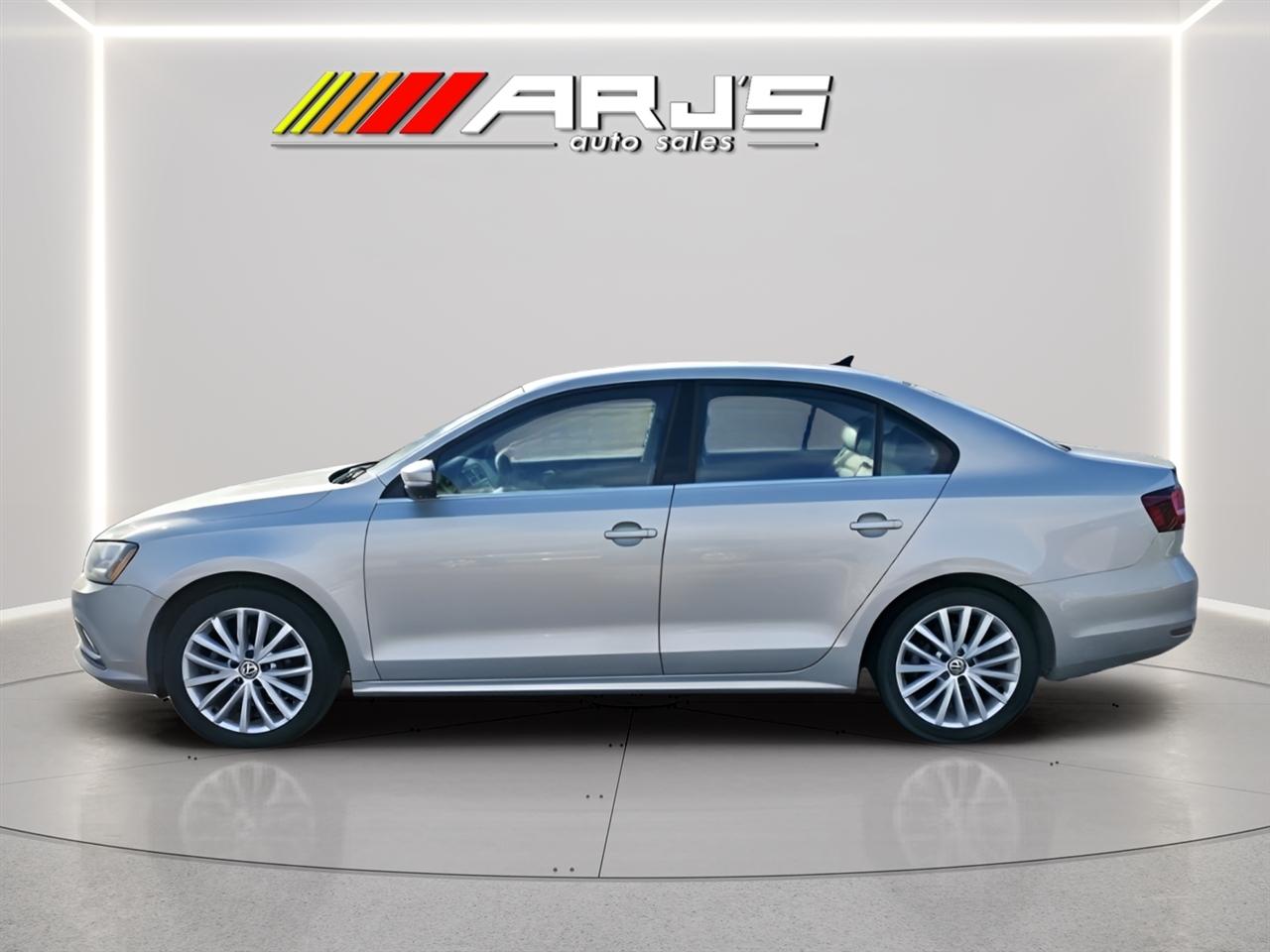 Volkswagen Jetta SEL 6A 2016