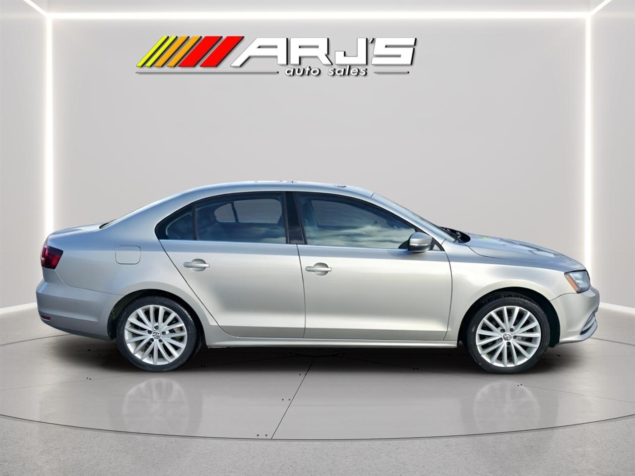 Volkswagen Jetta SEL 6A 2016