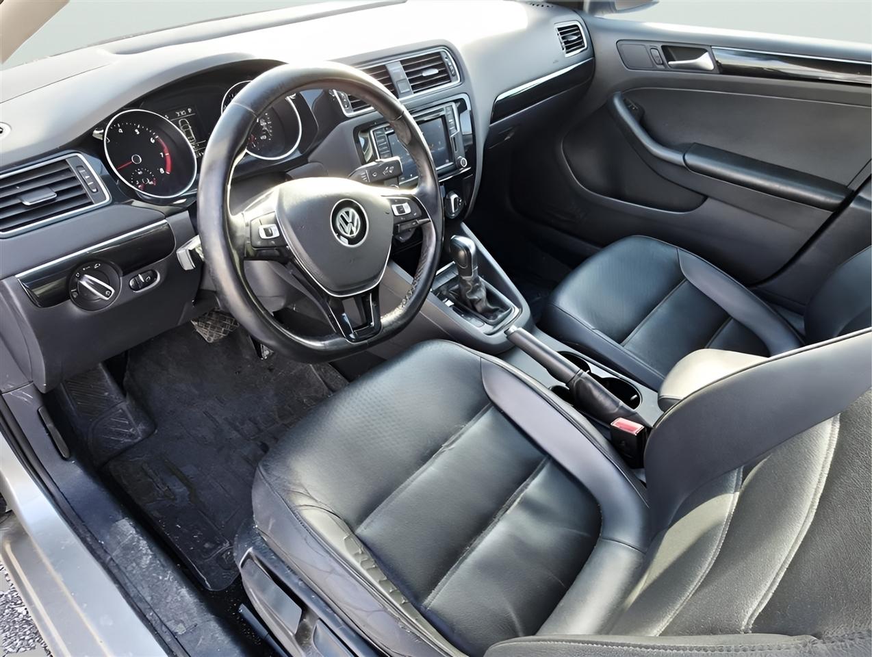 Volkswagen Jetta SEL 6A 2016
