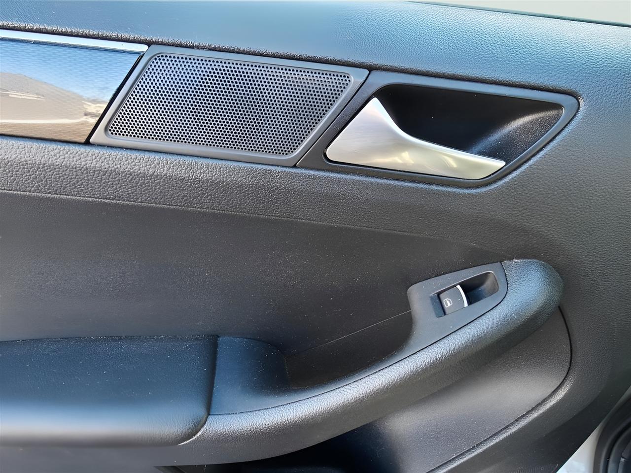 Volkswagen Jetta SEL 6A 2016