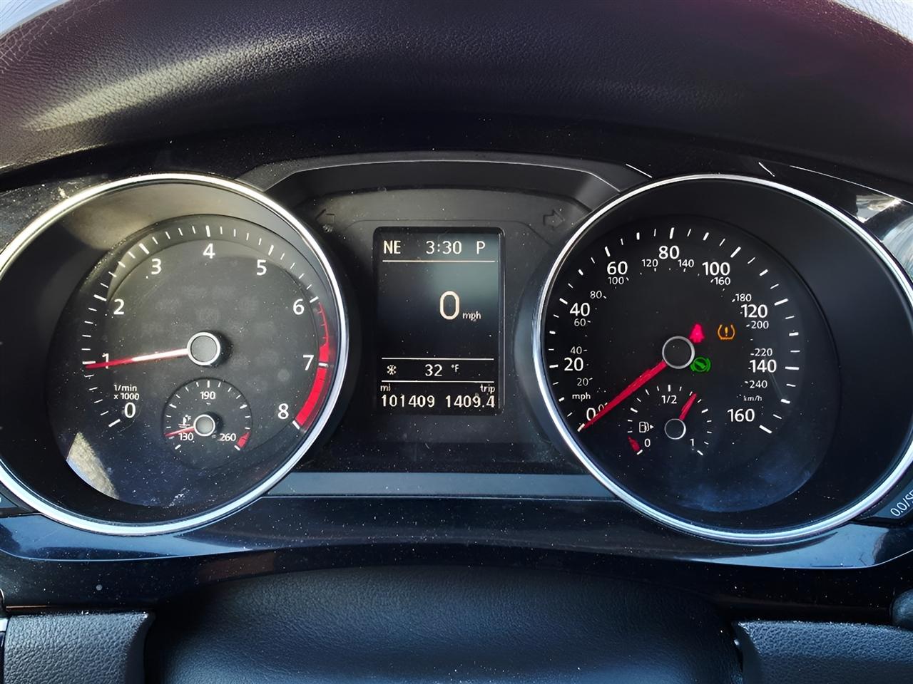 Volkswagen Jetta SEL 6A 2016